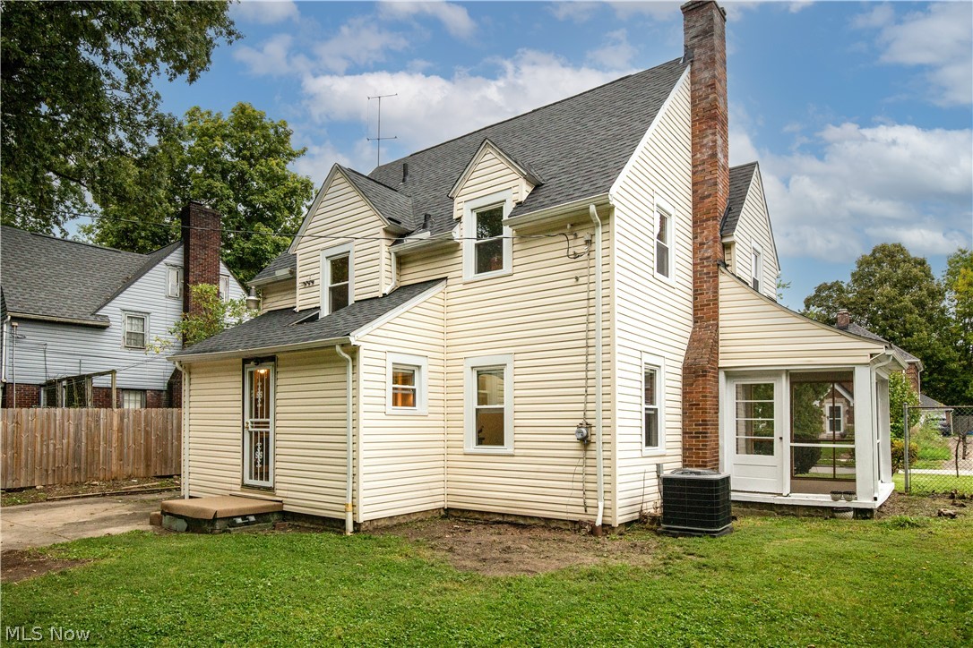 574 Moreley Avenue Akron OH 44314