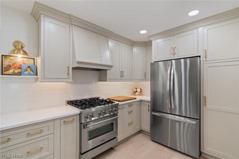 7566 Wake Robin Drive Hudson OH 44236