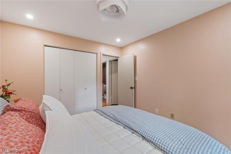 7566 Wake Robin Drive Hudson OH 44236