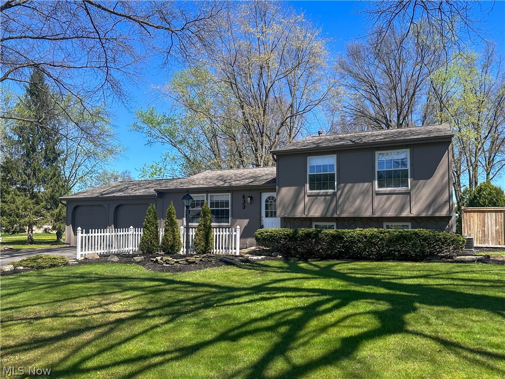 633 Laurelwood Drive SE Warren OH 44484