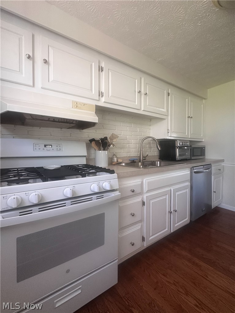 633 Laurelwood Drive SE Warren OH 44484