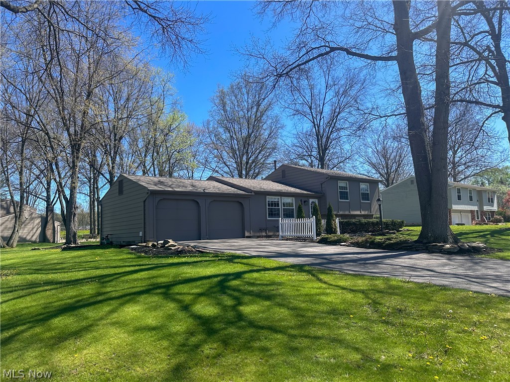 633 Laurelwood Drive SE Warren OH 44484