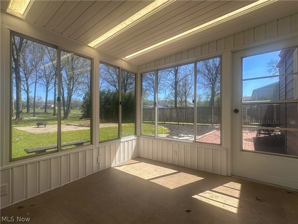 633 Laurelwood Drive SE Warren OH 44484