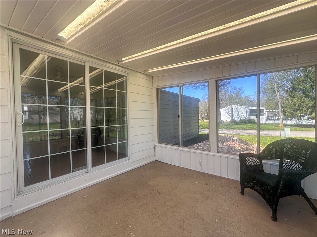 633 Laurelwood Drive SE Warren OH 44484