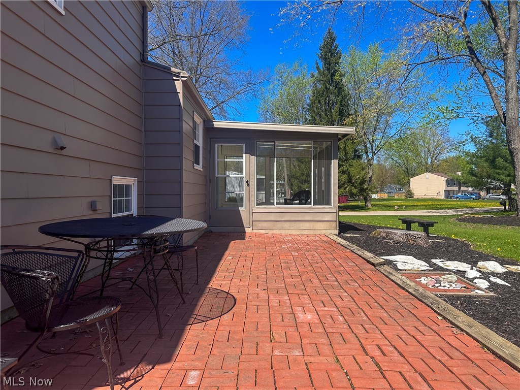 633 Laurelwood Drive SE Warren OH 44484
