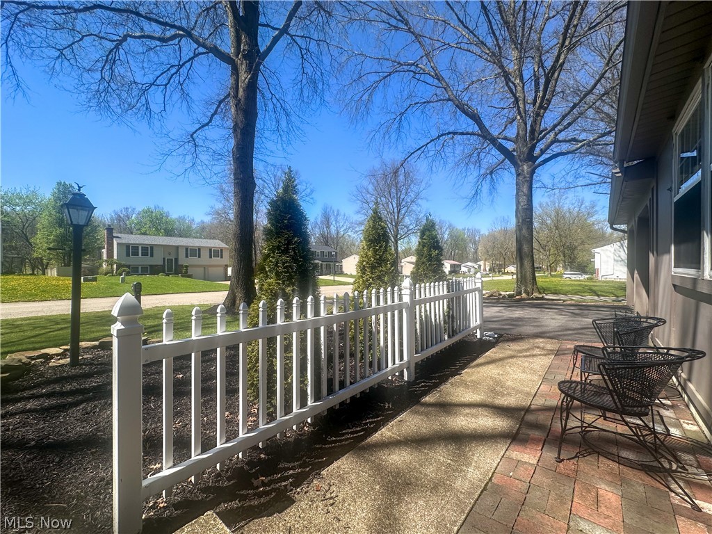 633 Laurelwood Drive SE Warren OH 44484
