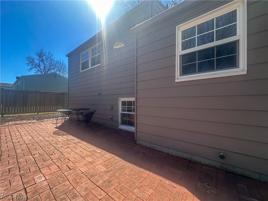 633 Laurelwood Drive SE Warren OH 44484
