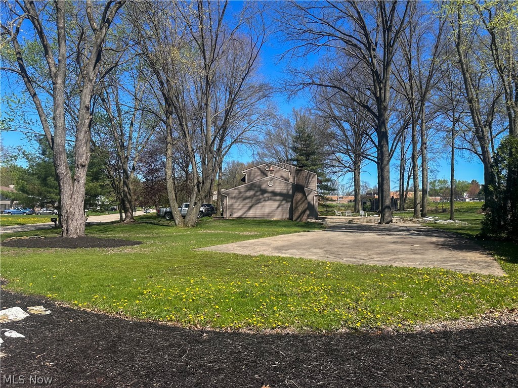 633 Laurelwood Drive SE Warren OH 44484