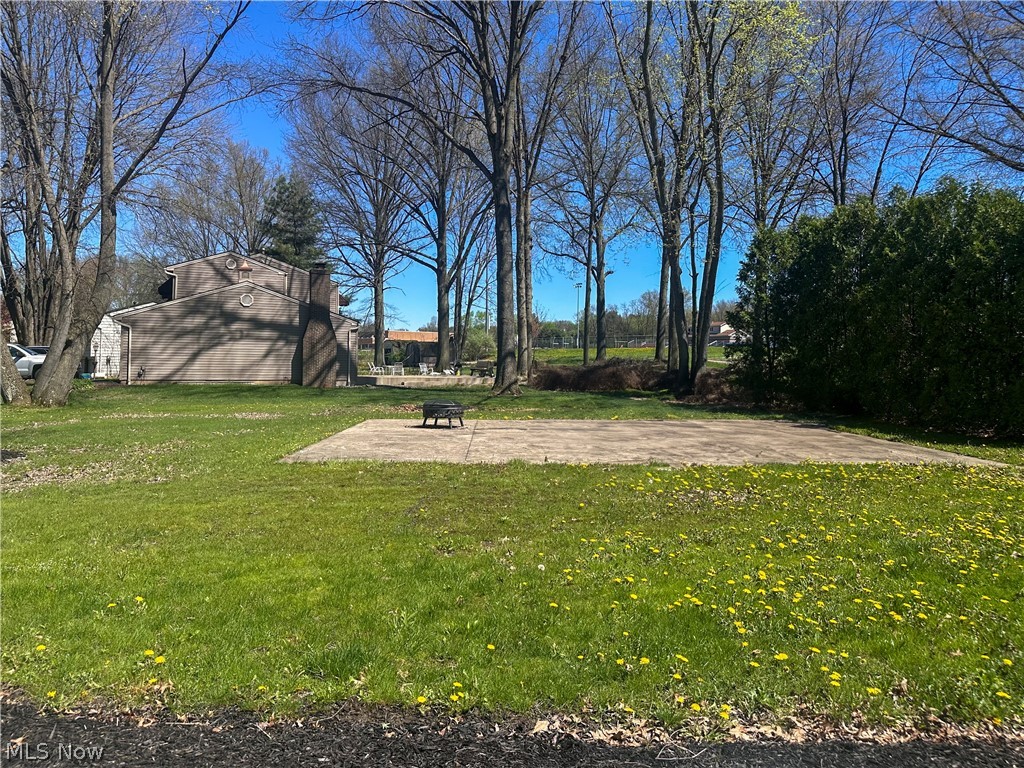 633 Laurelwood Drive SE Warren OH 44484