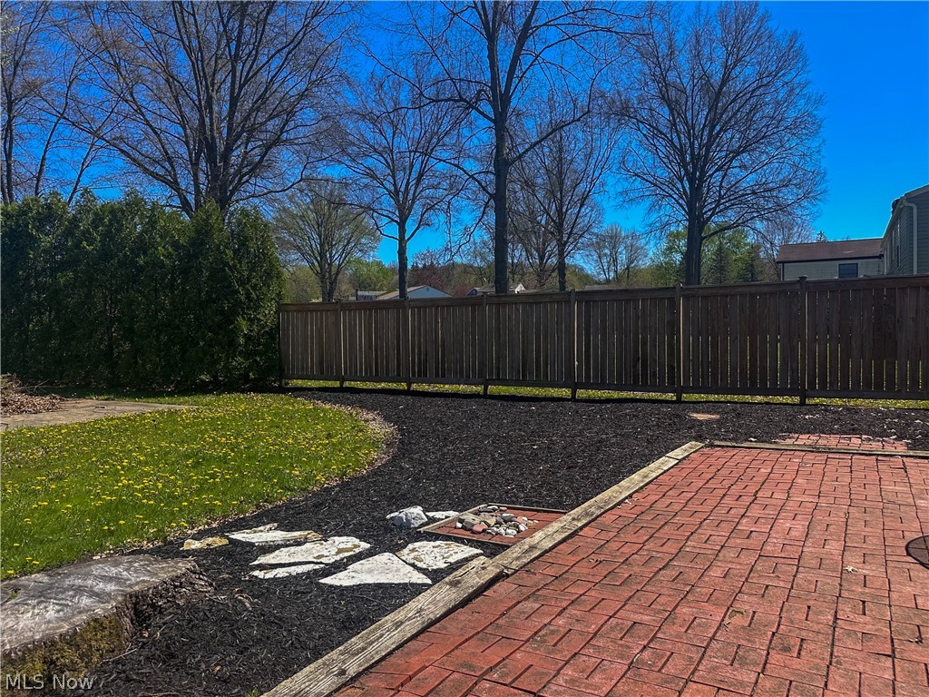 633 Laurelwood Drive SE Warren OH 44484