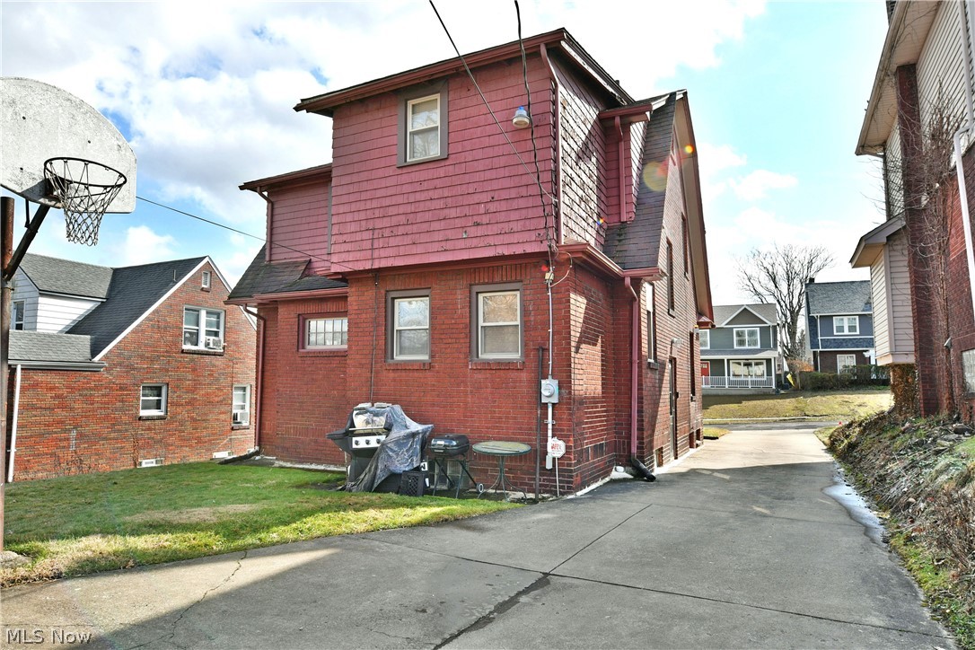 218 Upland Avenue Youngstown OH 44504