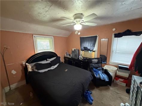 1152 E 147th Street Cleveland OH 44110