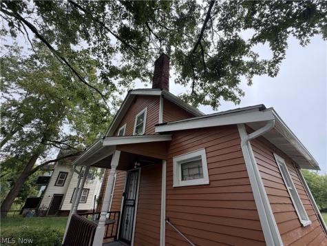 1152 E 147th Street Cleveland OH 44110