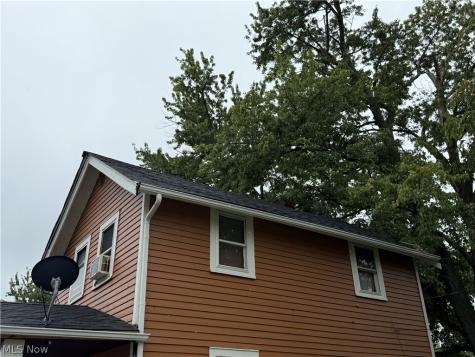 1152 E 147th Street Cleveland OH 44110
