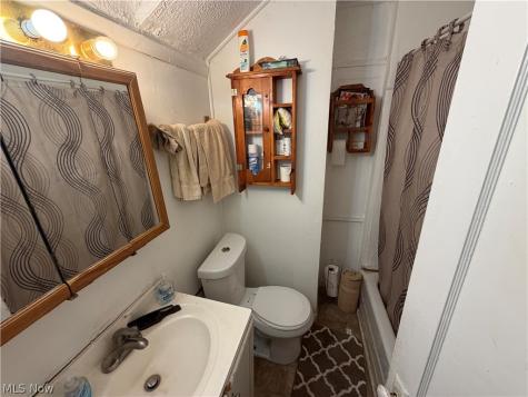 1152 E 147th Street Cleveland OH 44110