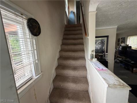 1152 E 147th Street Cleveland OH 44110