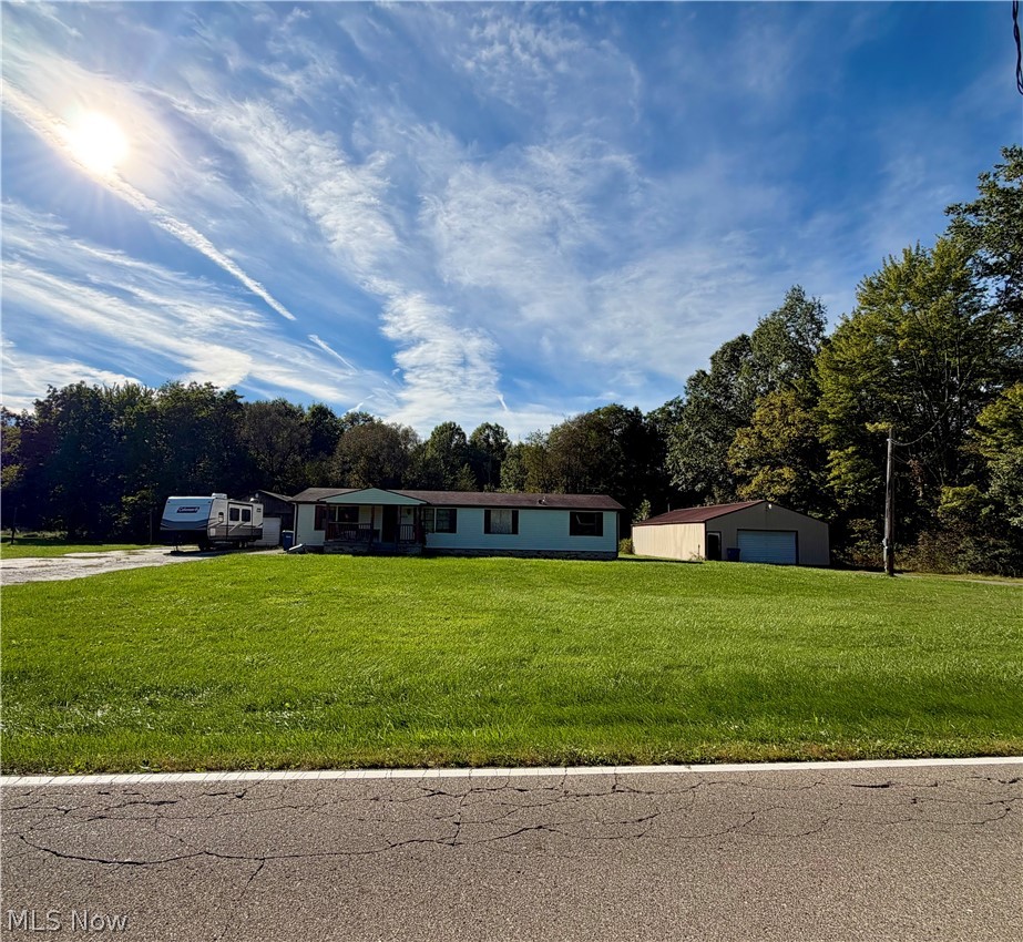 3688 S Leavitt Road SW Lordstown OH 44481