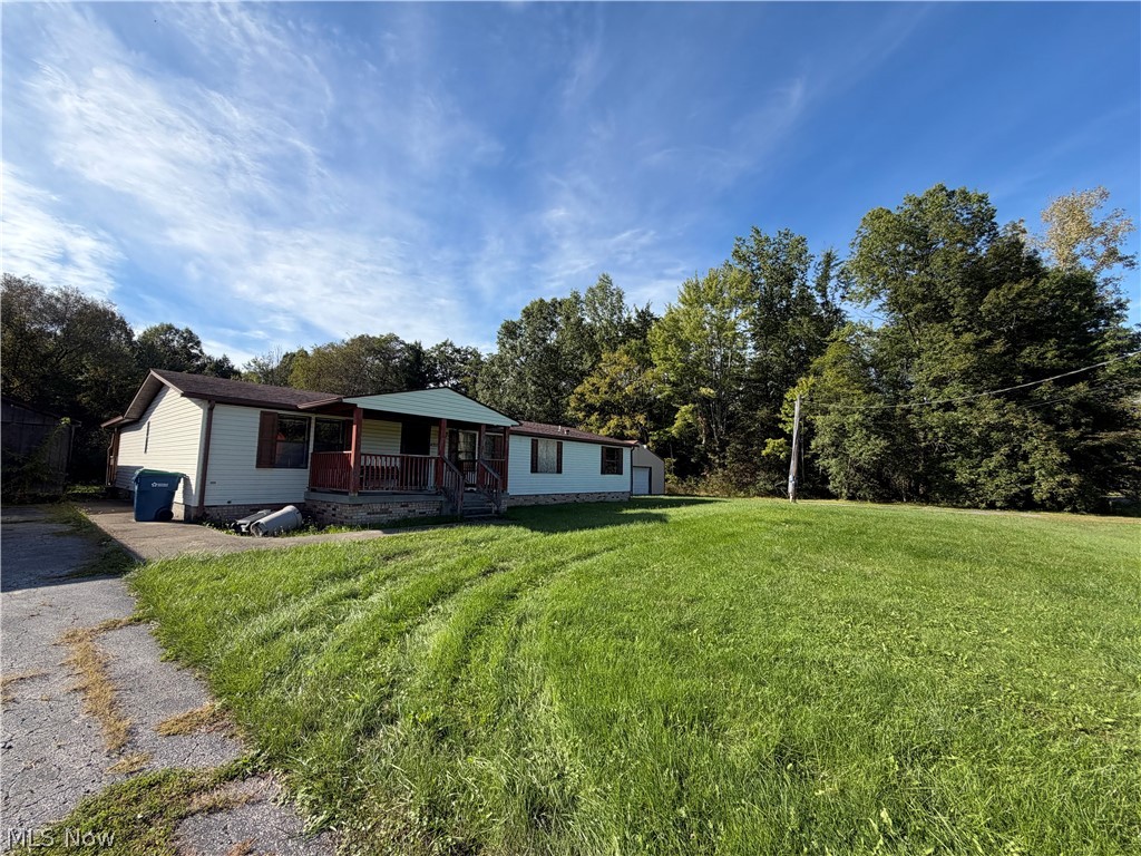 3688 S Leavitt Road SW Lordstown OH 44481