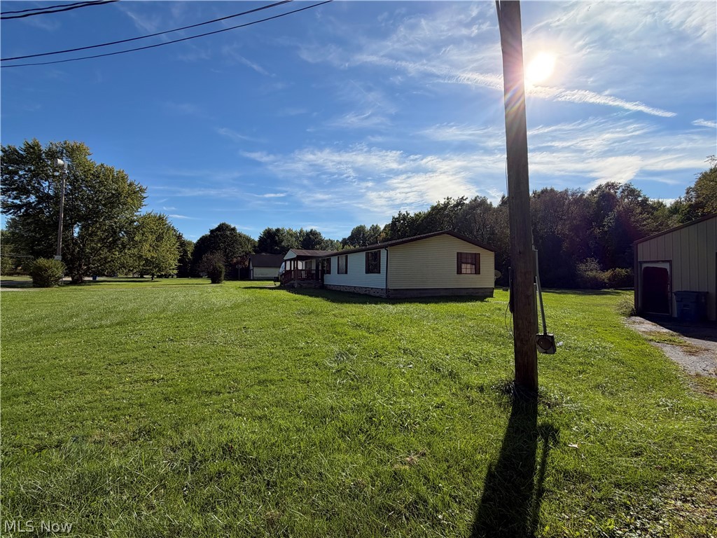 3688 S Leavitt Road SW Lordstown OH 44481
