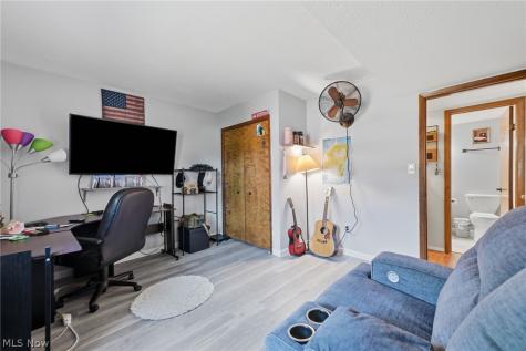305 Parkland Oval Brunswick OH 44212