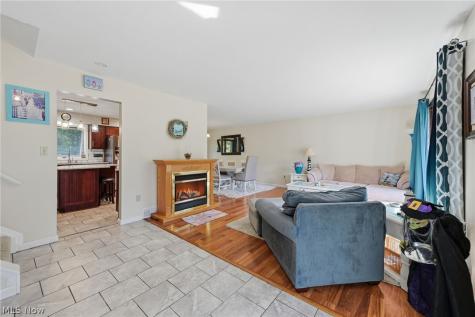305 Parkland Oval Brunswick OH 44212