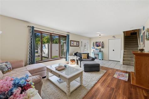 305 Parkland Oval Brunswick OH 44212