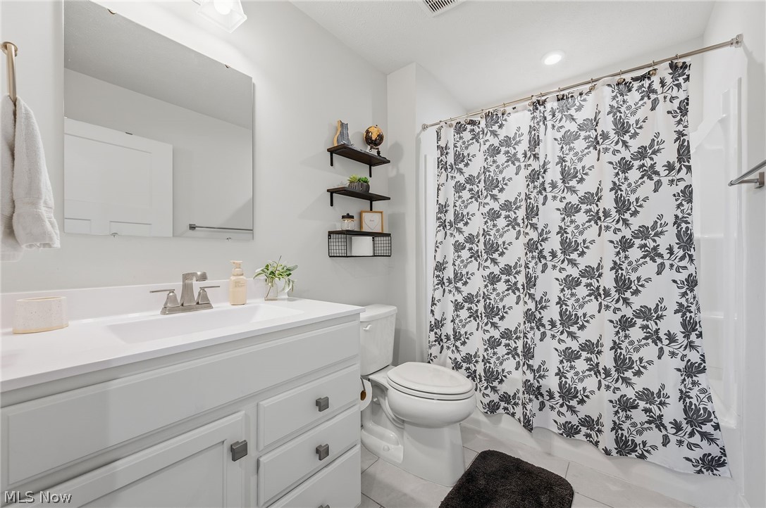 171 Eagle Circle Amherst OH 44001