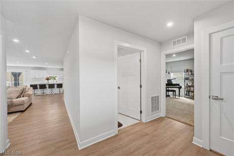 171 Eagle Circle Amherst OH 44001