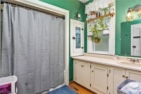323 Seville Road Wadsworth OH 44281