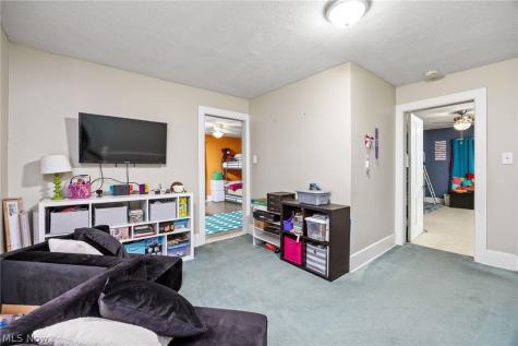323 Seville Road Wadsworth OH 44281