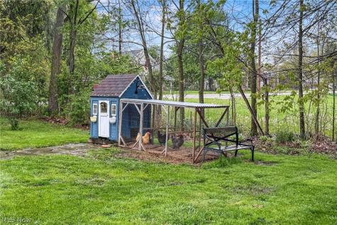 323 Seville Road Wadsworth OH 44281