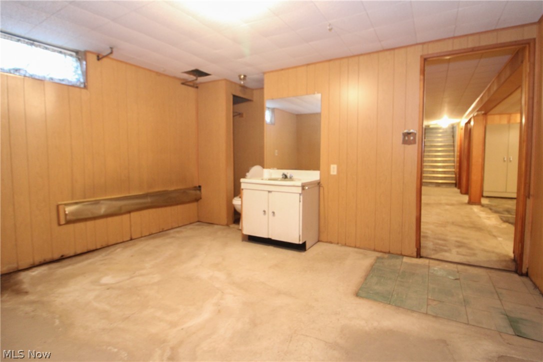 66 S Beverly Avenue Austintown OH 44515