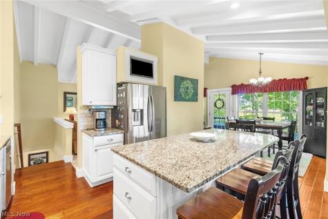 305 Hedgewood Drive Akron OH 44319