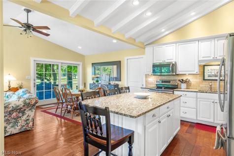 305 Hedgewood Drive Akron OH 44319