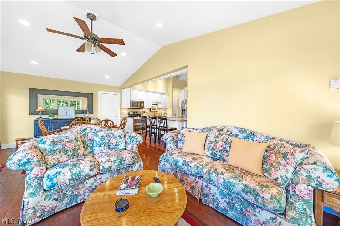 305 Hedgewood Drive Akron OH 44319