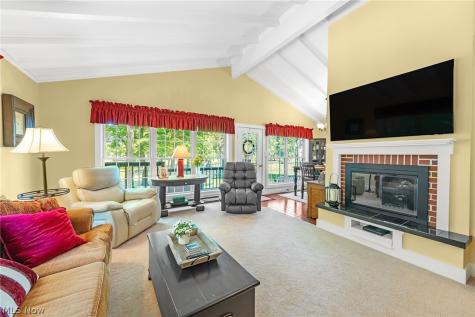 305 Hedgewood Drive Akron OH 44319