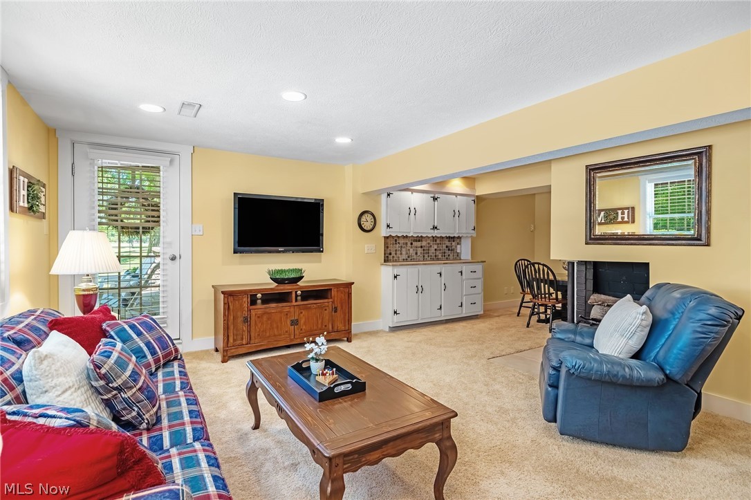 305 Hedgewood Drive Akron OH 44319
