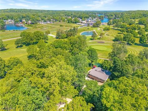 305 Hedgewood Drive Akron OH 44319