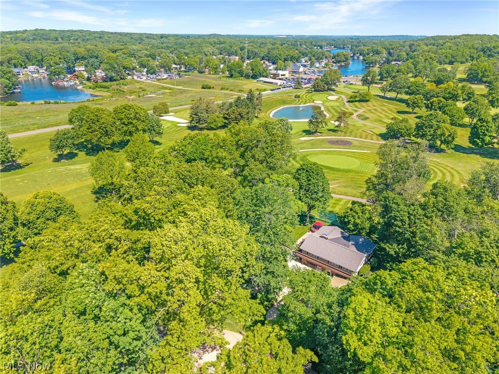 305 Hedgewood Drive Akron OH 44319