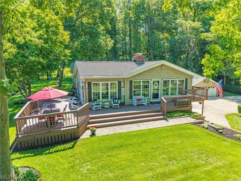 305 Hedgewood Drive Akron OH 44319