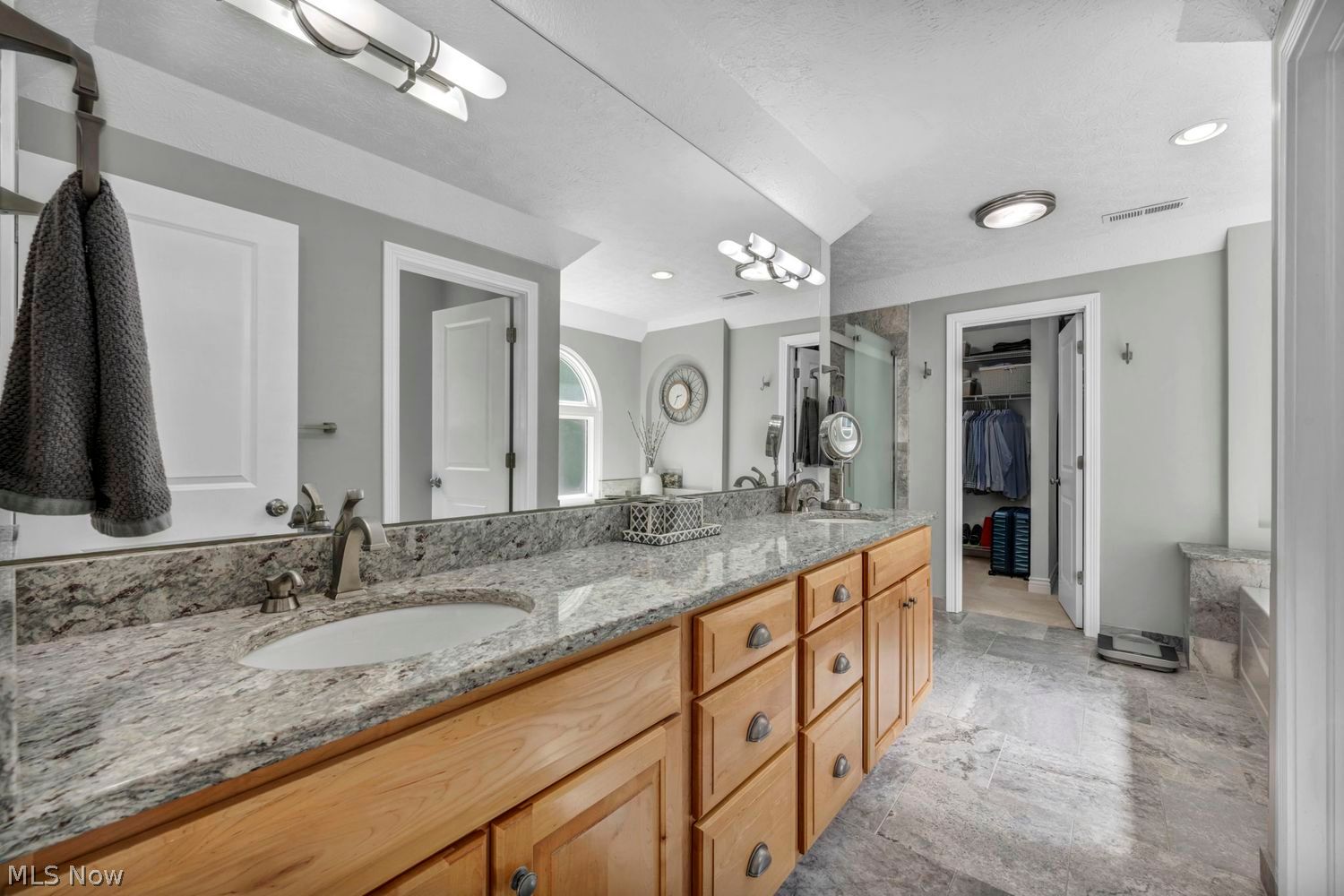 31865 Woodbridge Way Avon Lake OH 44012