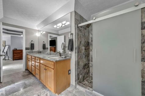 31865 Woodbridge Way Avon Lake OH 44012