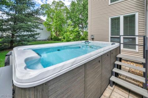 31865 Woodbridge Way Avon Lake OH 44012