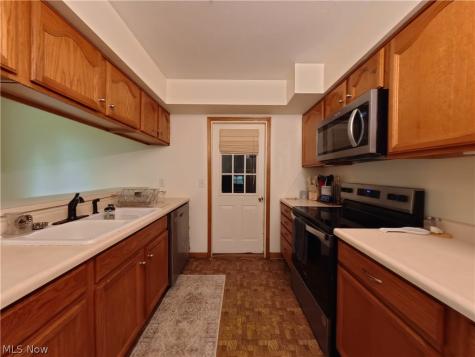 5216 Oakvale Street SW Canton OH 44706