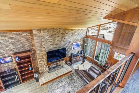 2422 Chestnut Boulevard Cuyahoga Falls OH 44223
