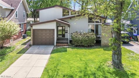 2422 Chestnut Boulevard Cuyahoga Falls OH 44223