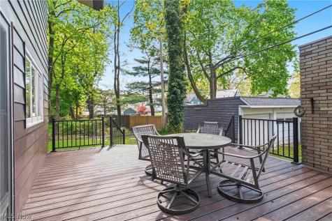 2422 Chestnut Boulevard Cuyahoga Falls OH 44223