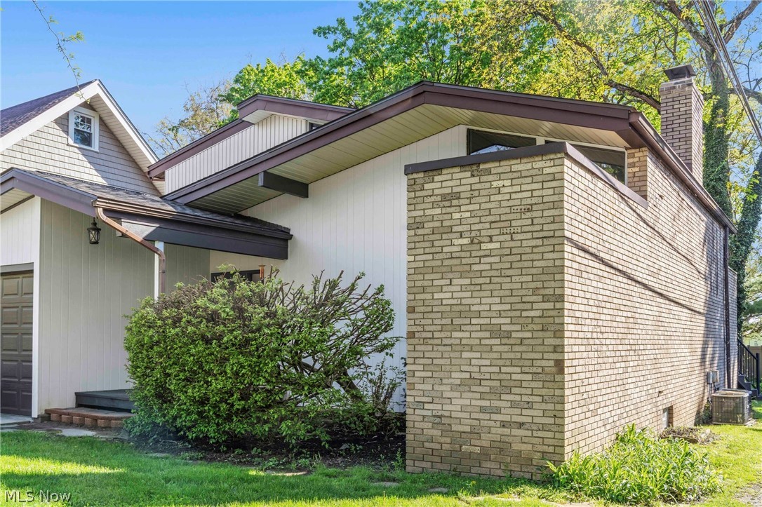 2422 Chestnut Boulevard Cuyahoga Falls OH 44223