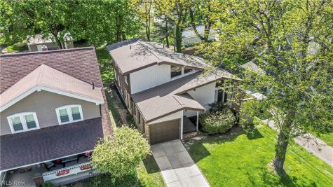 2422 Chestnut Boulevard Cuyahoga Falls OH 44223