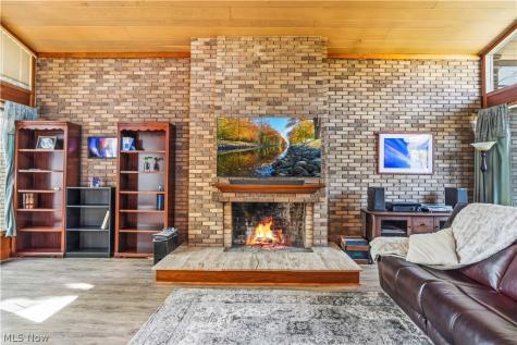 2422 Chestnut Boulevard Cuyahoga Falls OH 44223